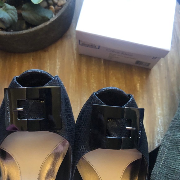 Calvin Klein wedge black shoes. - Picture 6 of 11